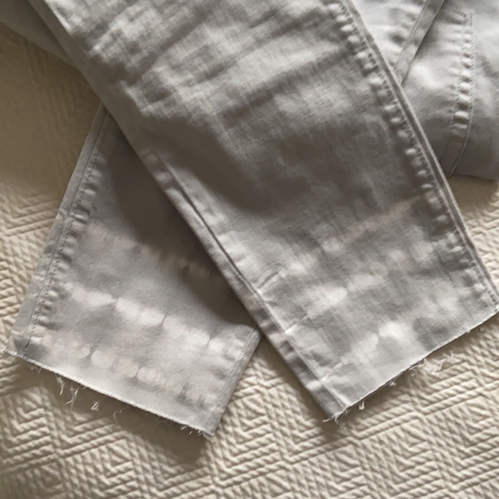 NWT LOFT Gray Curvy high waist skinny crop jeans w/white banding on frayed leg - Picture 3 of 11